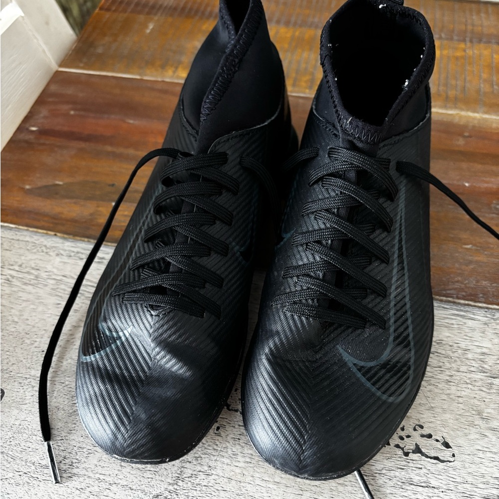 Boys Black Nike Indoor Soccer Shoes